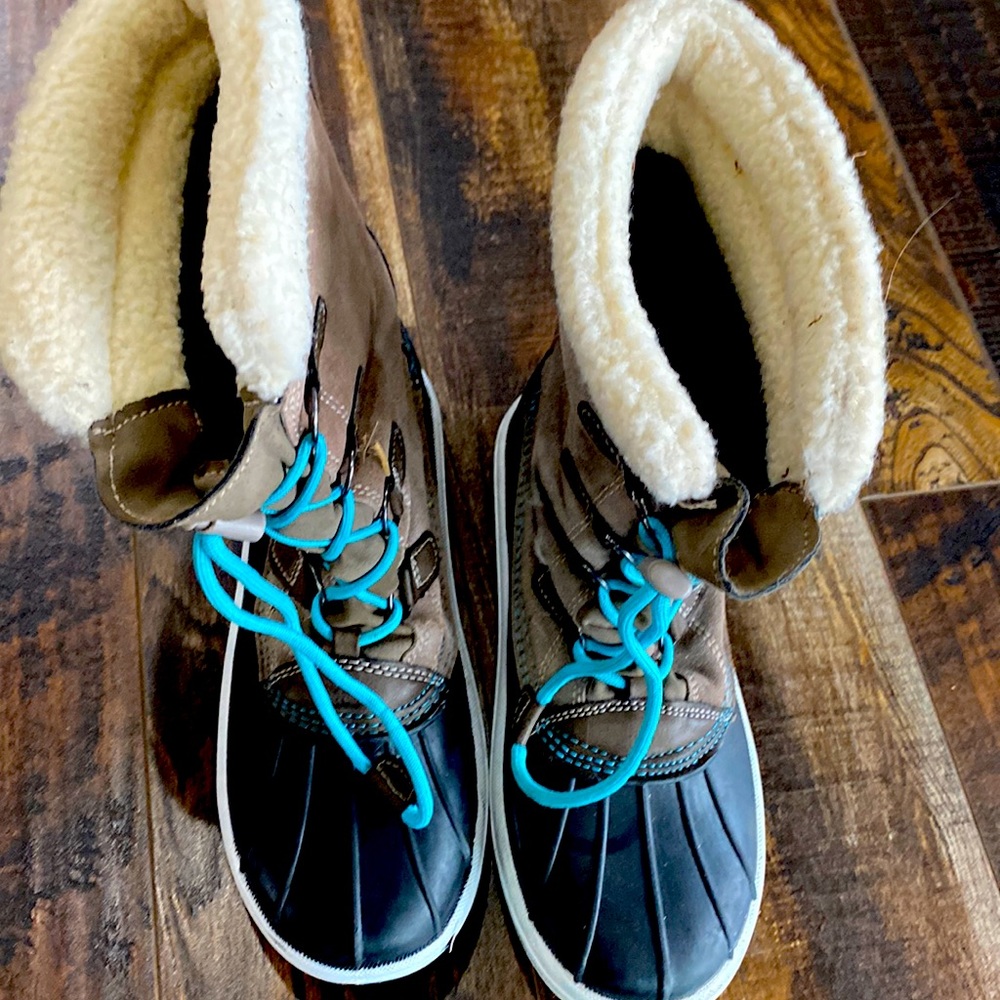 Used Women’s snow boots. Great condition.